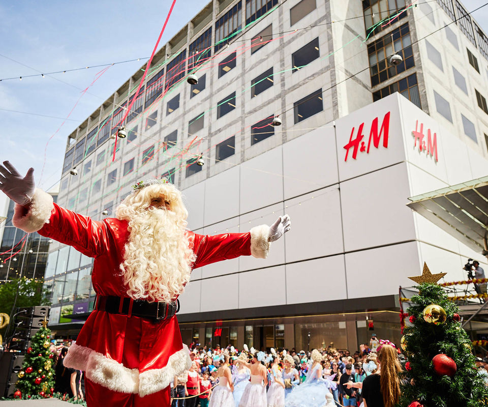 Santa in front of H&M building